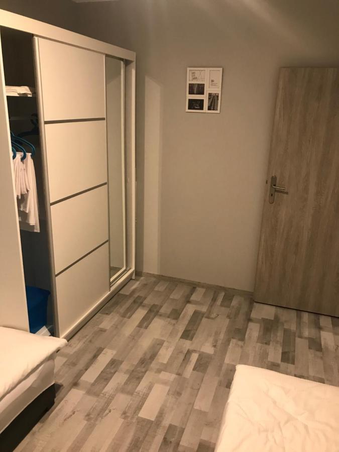 Apartament C18 Jelení Hora Exteriér fotografie