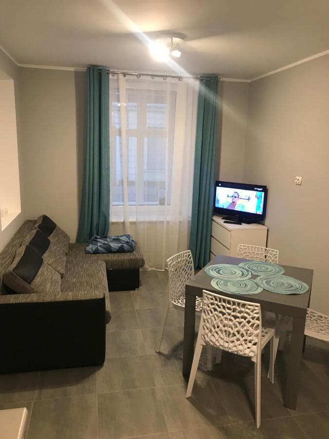 Apartament C18 Jelení Hora Exteriér fotografie