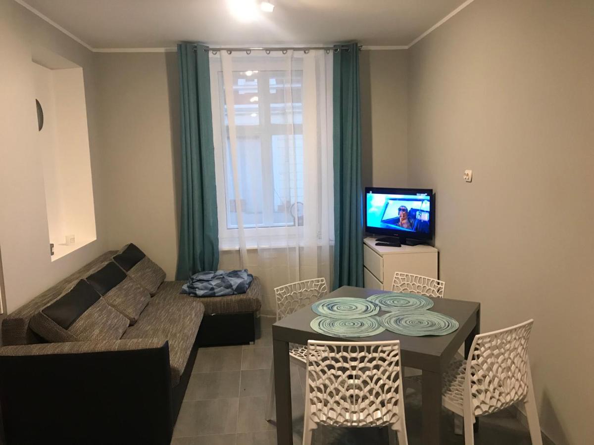 Apartament C18 Jelení Hora Exteriér fotografie