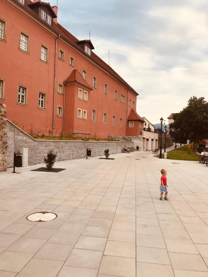 Apartament C18 Jelení Hora Exteriér fotografie